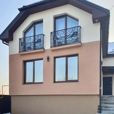 Apartment Sweethome 1 Free Parking Uzhhorod Exterior photo