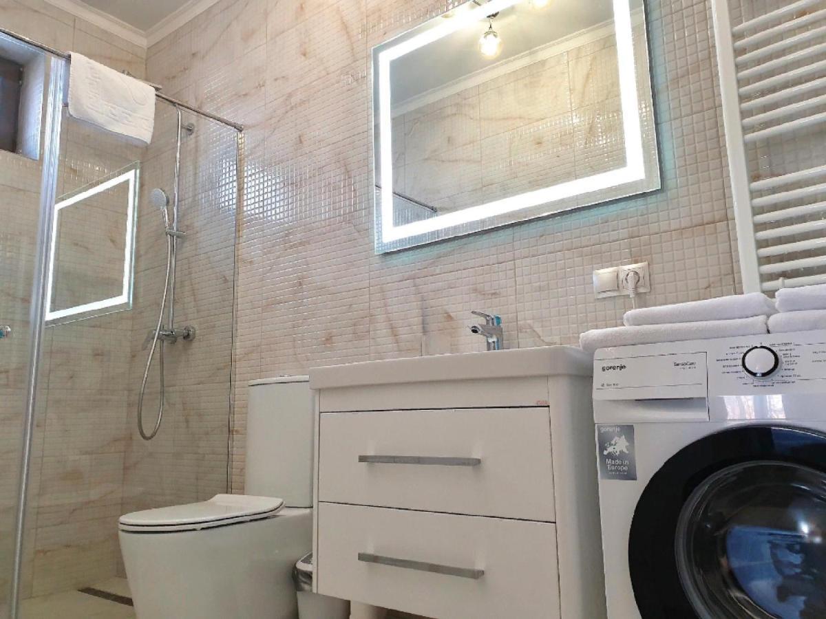 Apartment Sweethome 1 Free Parking Uzhhorod Exterior photo