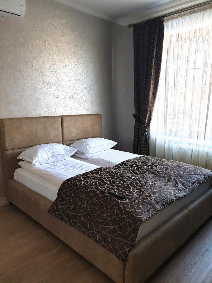 Apartment Sweethome 1 Free Parking Uzhhorod Exterior photo